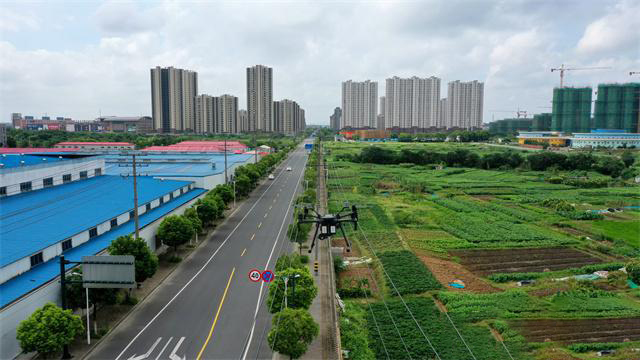 無人機(jī)自動(dòng)巡檢已覆蓋江蘇重要輸電線路(圖2)