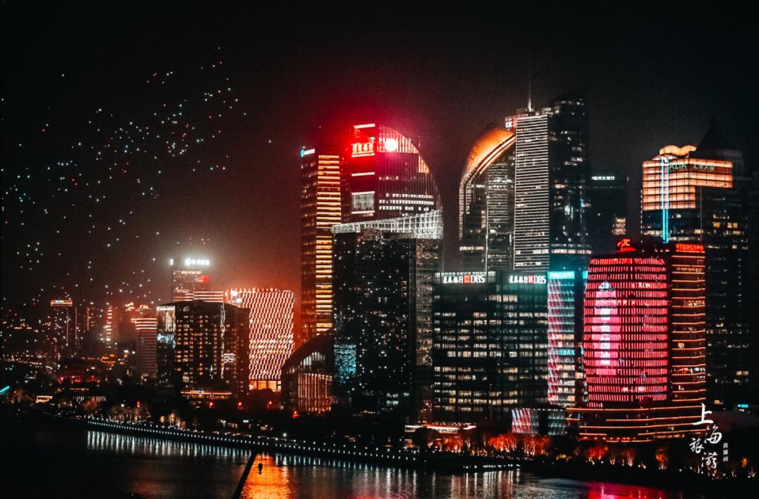 數(shù)百架光影無人機(jī)亮相黃浦江、蘇州河交匯處(圖9)