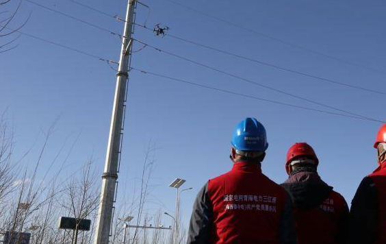 青海首次利用無人機進(jìn)行智能化配網(wǎng)集中巡檢(圖1) 青海首次利用無人機進(jìn)行智能化配網(wǎng)集中巡檢(圖1)