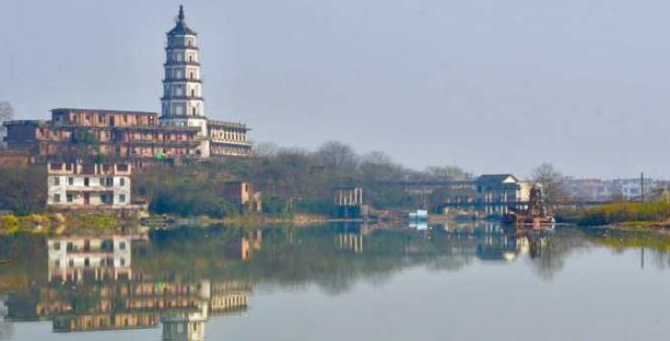 常寧市借助無人機空中巡河,全方位無死角治水(圖1) 常寧市借助無人機空中巡河,全方位無死角治水(圖1)