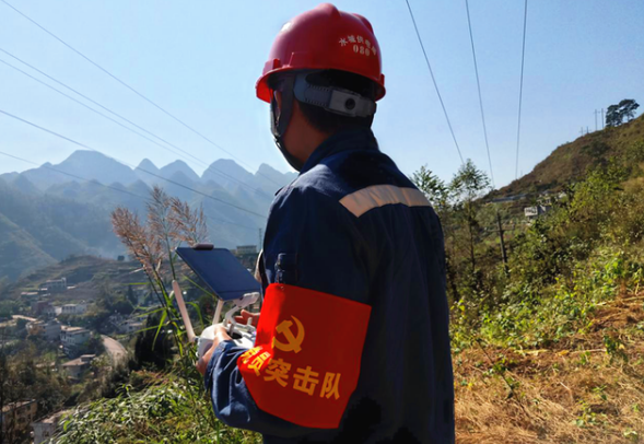 水城供電局使用無(wú)人機(jī)巡線模式,保障電網(wǎng)用電高(圖1) 水城供電局使用無(wú)人機(jī)巡線模式,保障電網(wǎng)用電高(圖1)